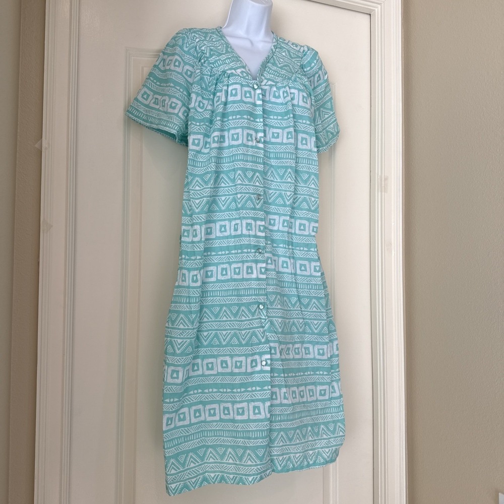 Elegant Emily Teal Geometric Tribal Print Snap Front House Dress Robe Sz Large